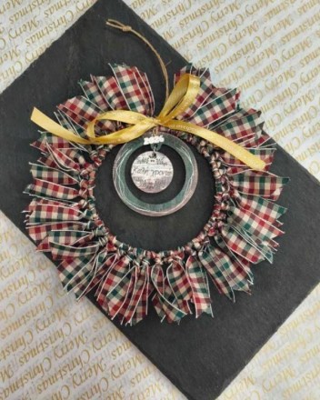 21  γουρι στεφανι κορδελες (1)